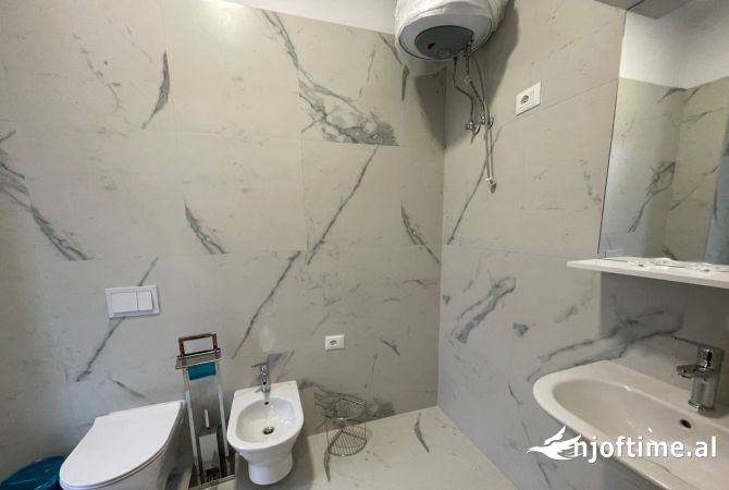 Shtepi me qera Apartament ne Tirane, 2+1, Mobilimi E mobiluar, Pagesa 830  Euro.