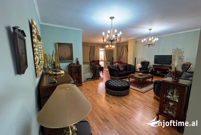 Shtepi me qera 4+1 ne Tirane - 1,300 Euro