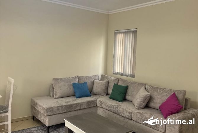 Shtepi me qera 1+1 ne Tirane - 450 Euro
