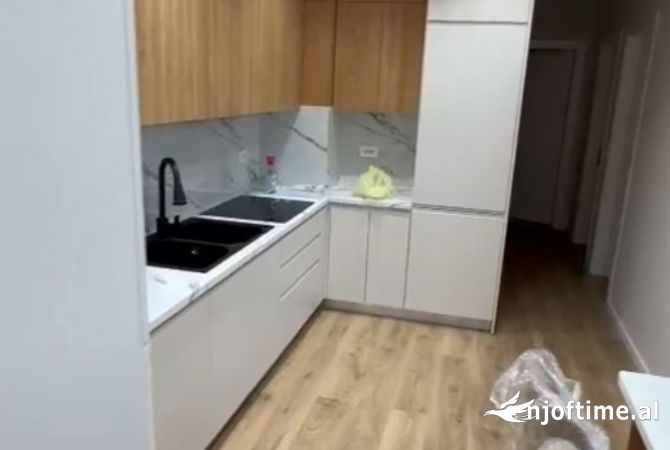 Shtepi me qera 2+1 ne Tirane - 750 Euro