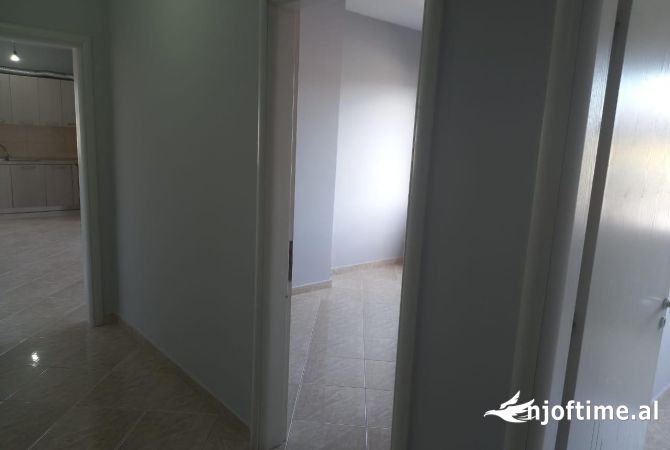 Shtepi me qera 2+1 ne Tirane - 300 Euro