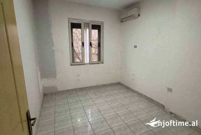 Shtepi me qera 3+1 ne Tirane - 450 Euro