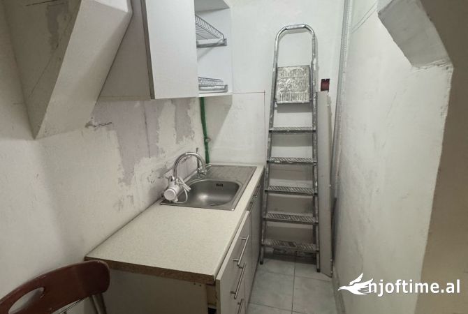 Shtepi me qera 3+1 ne Tirane - 450 Euro