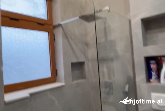 Shtepi me qera Garsoniere ne Tirane - 550 Euro