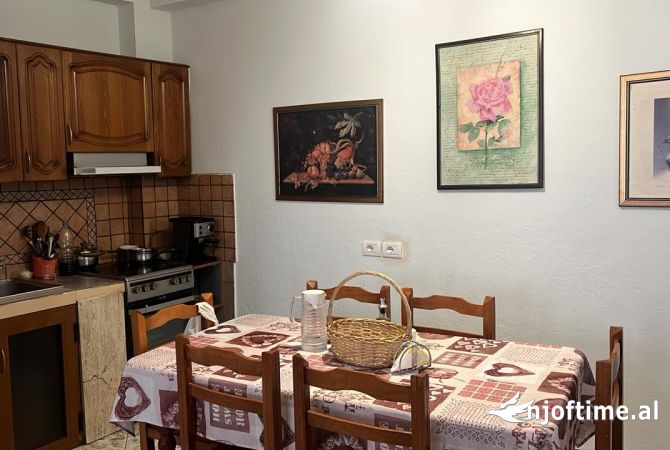 Shtepi me qera 3+1 ne Tirane - 70,000 Leke