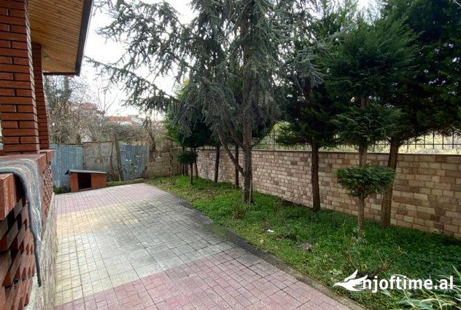 Shtepi ne shitje 4+1 ne Pogradec - 290,000 Euro