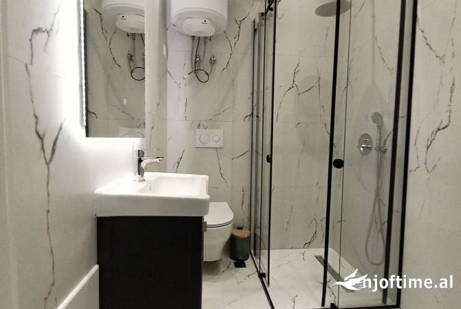 Shtepi me qera Garsoniere ne Tirane - 600 Euro
