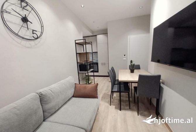 Shtepi me qera 1+1 ne Tirane - 1,400 Euro