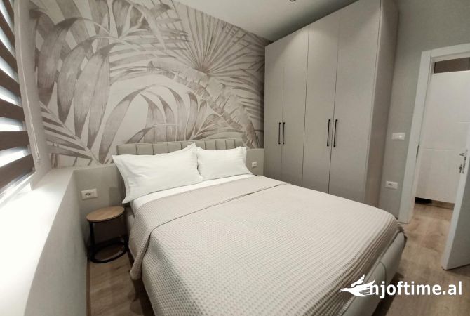 Shtepi me qera Apartament ne Tirane, 1+1, Mobilimi Pjeserisht e mobiluar, Pagesa 1,400  Euro.