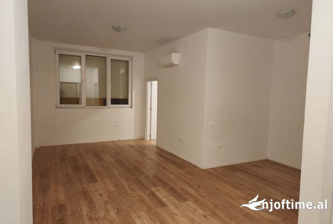 Ambient biznesi me qera 3+1 ne Tirane - 700 Euro