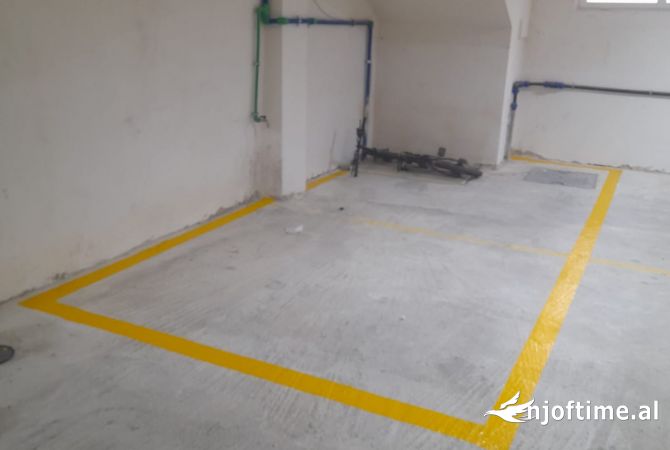 Jepet zyre me qera tek Shkolla e Kuqe/ 700 Euro