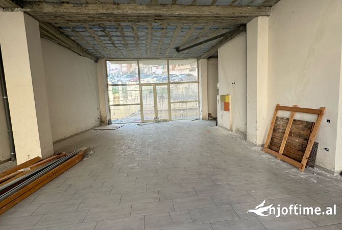 Ambient biznesi ne shitje 1+1 ne Tirane - 176,000 Euro