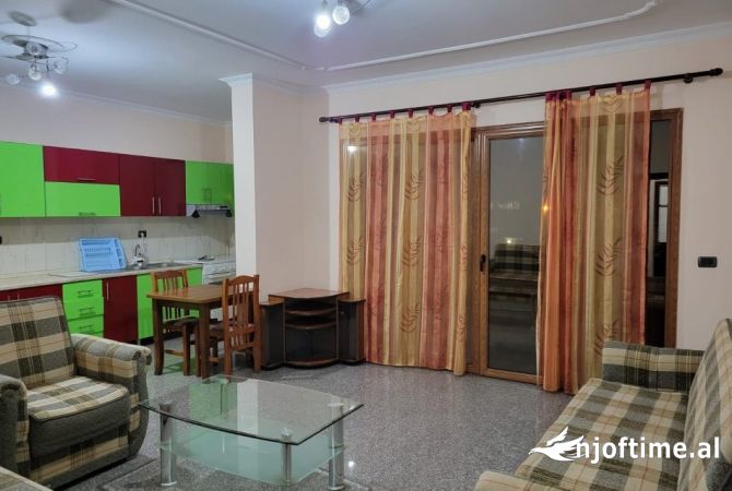 Shtepi me qera 2+1 ne Tirane - 350 Euro