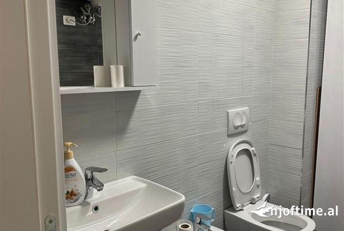 Ambient biznesi me qera 3+1 ne Tirane - 400 Euro