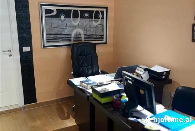 Ambient biznesi ne shitje 1+1 ne Tirane - 95,000 Euro