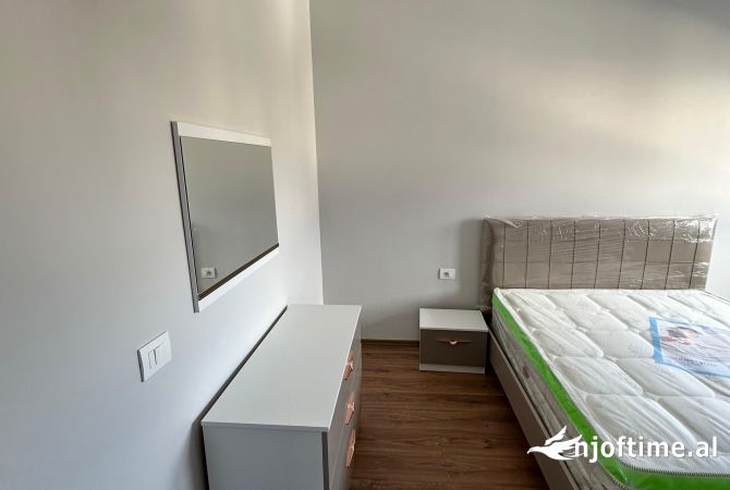Shtepi me qera Apartament ne Tirane, 2+1, Mobilimi E mobiluar, Pagesa 400  Euro.