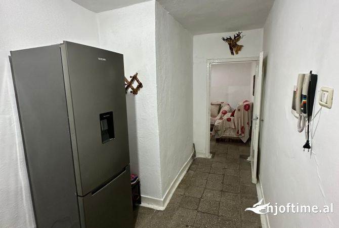 Shtepi me qera Apartament ne Tirane, 1+1, Mobilimi E mobiluar, Pagesa 40,000  Leke.
