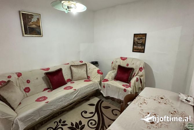Shtepi me qera 1+1 ne Tirane - 40,000 Leke