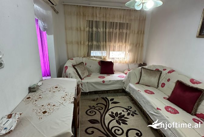 Shtepi me qera Apartament ne Tirane, 1+1, Mobilimi E mobiluar, Pagesa 40,000  Leke.