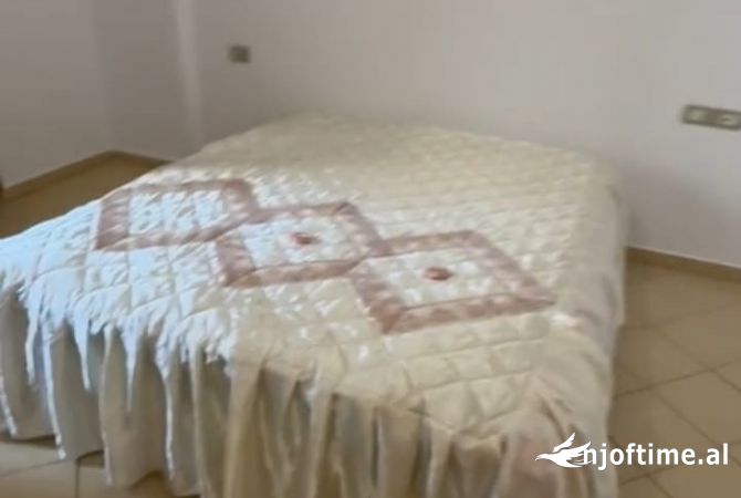 Shtepi me qera 2+1 ne Tirane - 430 Euro