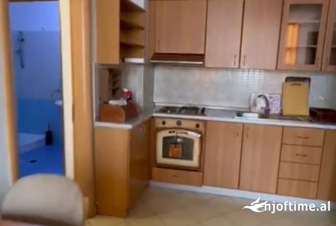 Shtepi me qera 2+1 ne Tirane - 430 Euro