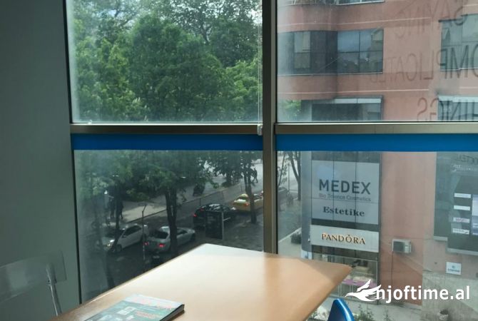 Jepet me qera ambjebt biznesi tek Myslym Shyri/ 1000 euro