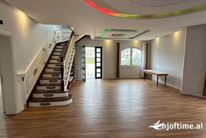 Shtepi me qera 4+1 ne Tirane - 2,000 Euro