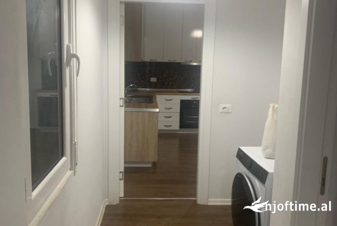 Shtepi me qera Apartament ne Tirane, 2+1, Mobilimi E mobiluar, Pagesa 40,000  Leke.