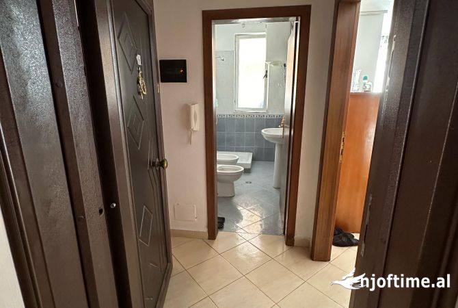 Shtepi me qera Apartament ne Tirane, 1+1, Mobilimi E mobiluar, Pagesa 400  Euro.