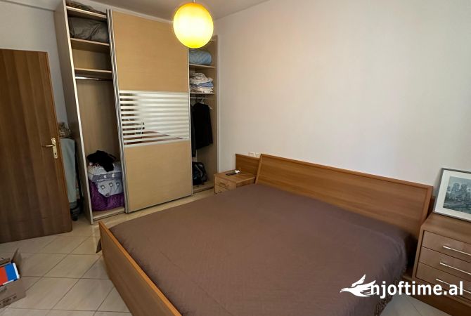 Shtepi me qera Apartament ne Tirane, 1+1, Mobilimi E mobiluar, Pagesa 400  Euro.