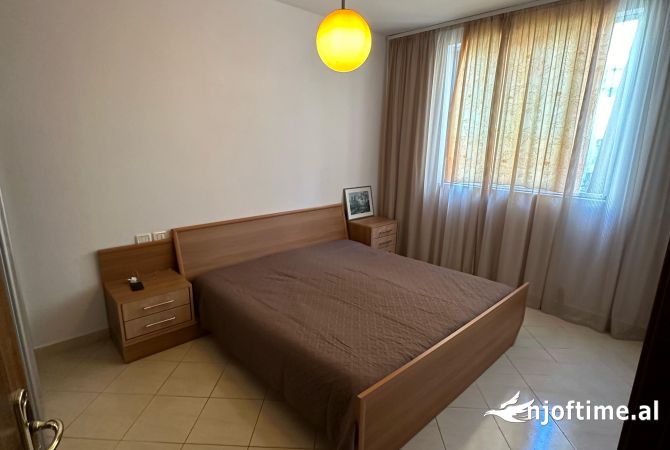Shtepi me qera Apartament ne Tirane, 1+1, Mobilimi E mobiluar, Pagesa 400  Euro.