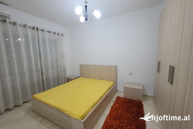 Shtepi me qera Apartament ne Tirane, 2+1, Mobilimi E mobiluar, Pagesa 600  Euro.