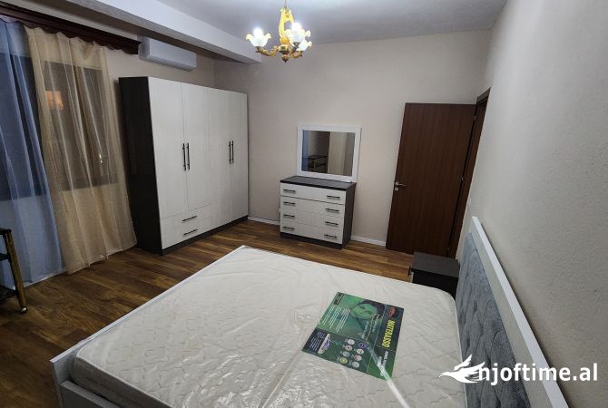 Shtepi me qera Apartament ne Tirane, 2+1, Mobilimi E mobiluar, Pagesa 700  Euro.