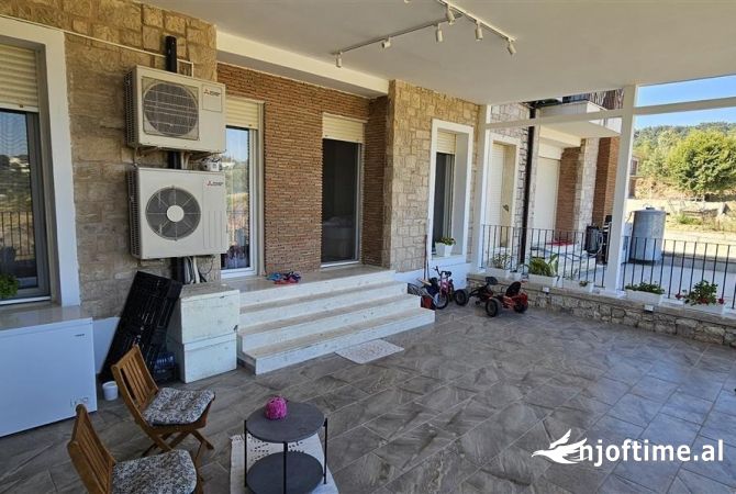 Shtepi ne shitje Apartament ne Tirane, 3+1, Mobilimi E mobiluar, Pagesa 430,000  Euro.