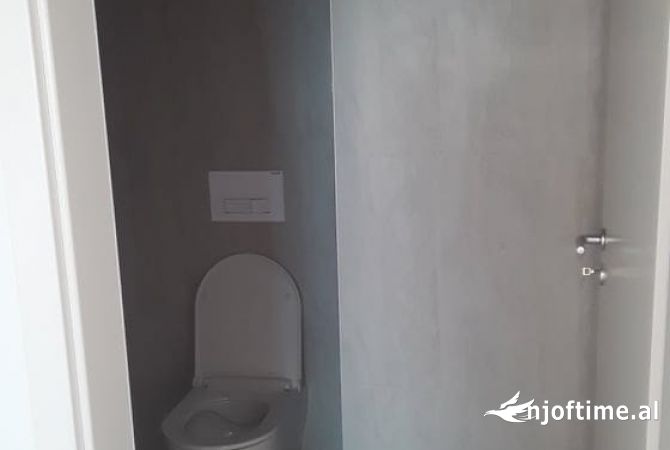 Business Property in Sale 1+1 in Tirana - 83,000 Euro