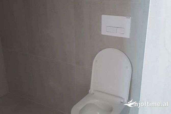 Shitet ambient tek Kompleksi Mangalem 21; 83,000Euro