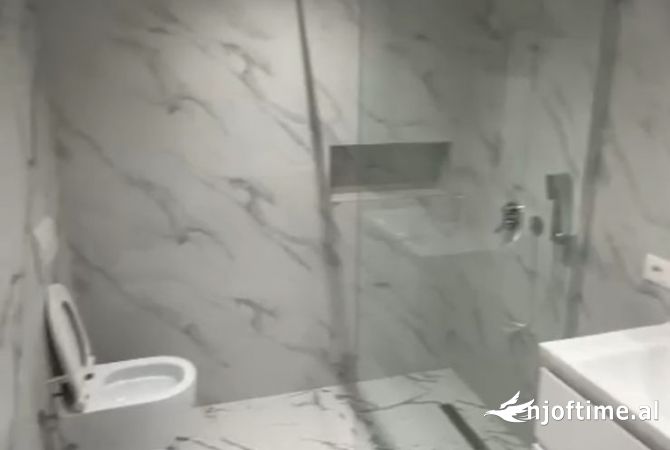 Shtepi ne shitje Apartament ne Tirane, 2+1, Mobilimi E mobiluar, Pagesa 200,000  Euro.