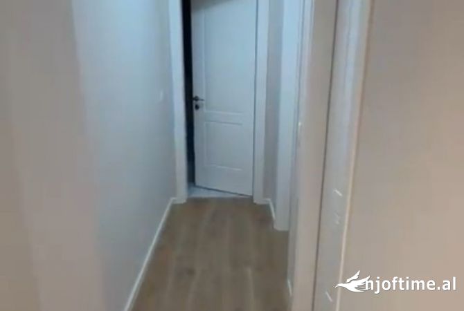 Shtepi ne shitje Apartament ne Tirane, 2+1, Mobilimi E mobiluar, Pagesa 200,000  Euro.