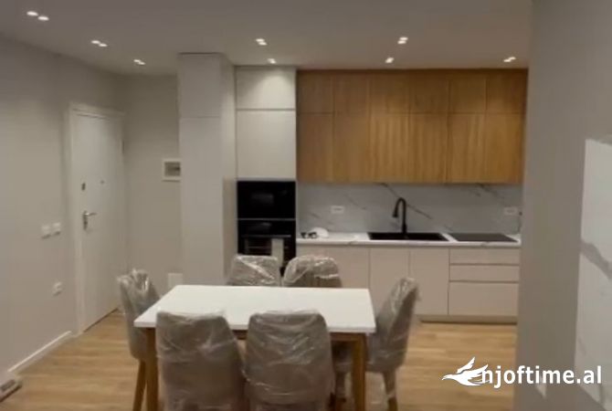 Shtepi ne shitje Apartament ne Tirane, 2+1, Mobilimi E mobiluar, Pagesa 200,000  Euro.