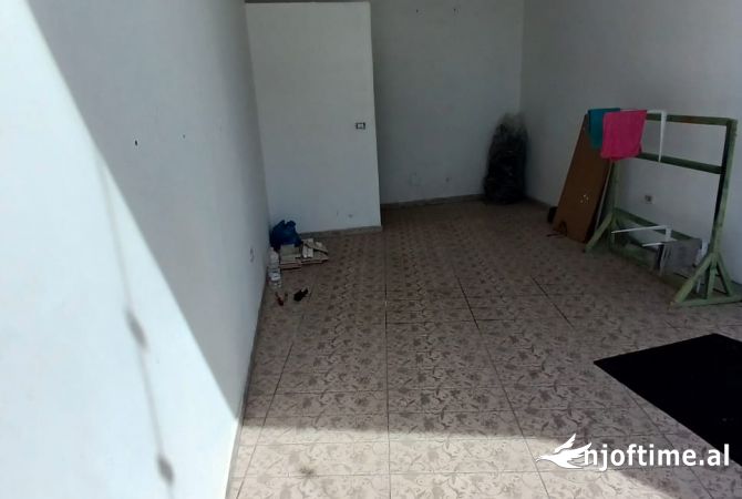 Ambient biznesi me qera 1+1 ne Tirane - 400 Euro