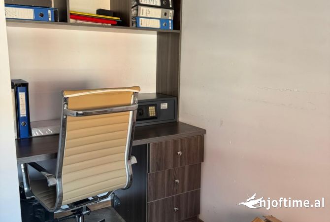 Jepet zyre me qera tek Kompleksi Golden Park/ 600 Euro