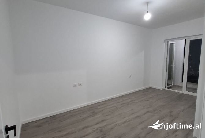 Shtepi ne shitje Apartament ne Tirane, 2+1, Mobilimi Bosh, pa mobiluar, Pagesa 139,000  Euro.