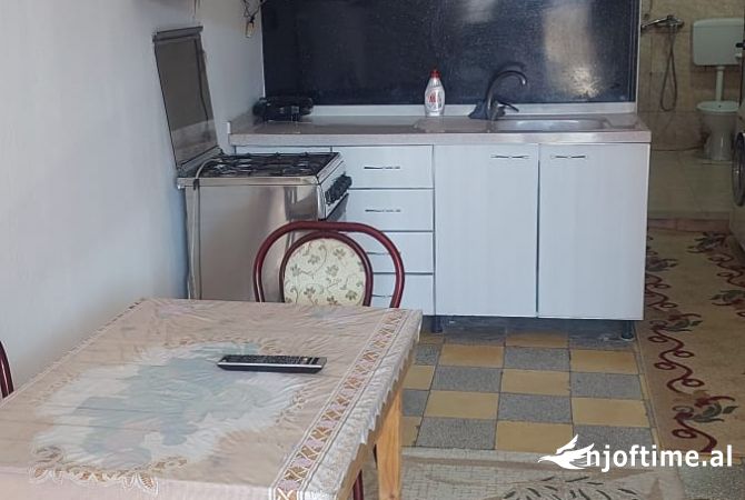 Shtepi me qera 1+1 ne Tirane - 25,000 Leke