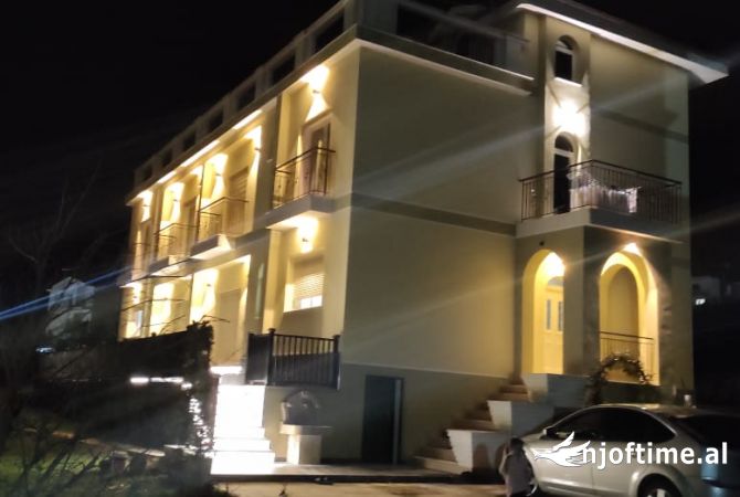 Shtepi me qera 7+1 ne Tirane - 4,500 Euro