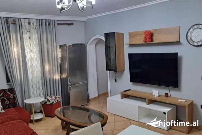Shtepi me qera 2+1 ne Tirane - 450 Euro