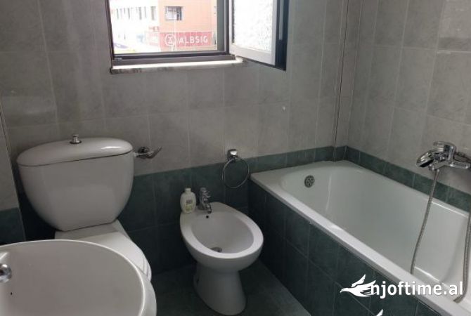 Shtepi me qera 2+1 ne Tirane - 700 Euro