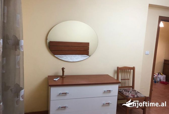 Shtepi me qera Apartament ne Tirane, 1+1, Mobilimi E mobiluar, Pagesa 500  Euro.