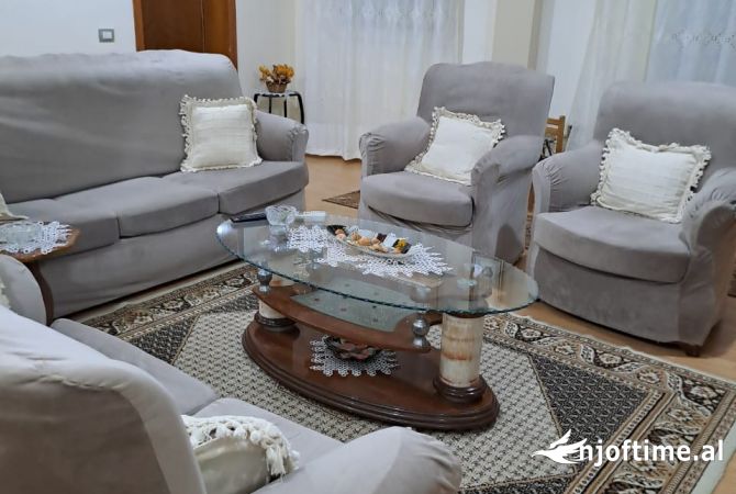 Shtepi me qera Apartament ne Tirane, 1+1, Mobilimi E mobiluar, Pagesa 45,000  Leke.