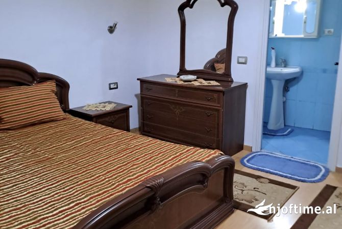 Shtepi me qera Apartament ne Tirane, 1+1, Mobilimi E mobiluar, Pagesa 45,000  Leke.