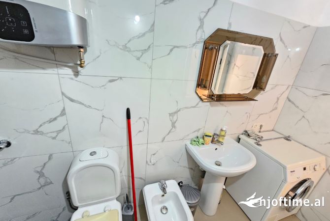 Shtepi me qera Apartament ne Tirane, 2+1, Mobilimi E mobiluar, Pagesa 40,000  Leke.